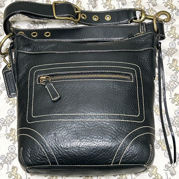 COACH Bleecker Leather Slim Duffle w/Convertible 2 Way Strap - Picture 4 of 11